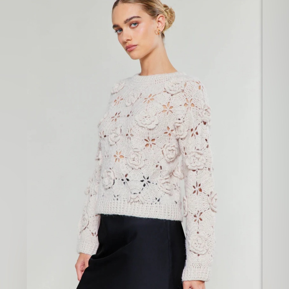 CURRENT AIR 3D FLORAL CROCHET SWEATER